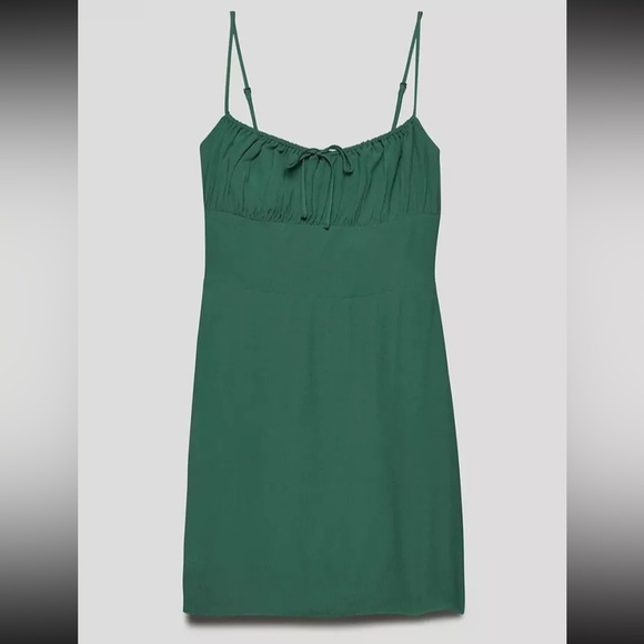 Aritzia | Sunday Best Delilah Dress in Green - Size S
C$40
Size: US S Aritzia - Picture 1 of 5